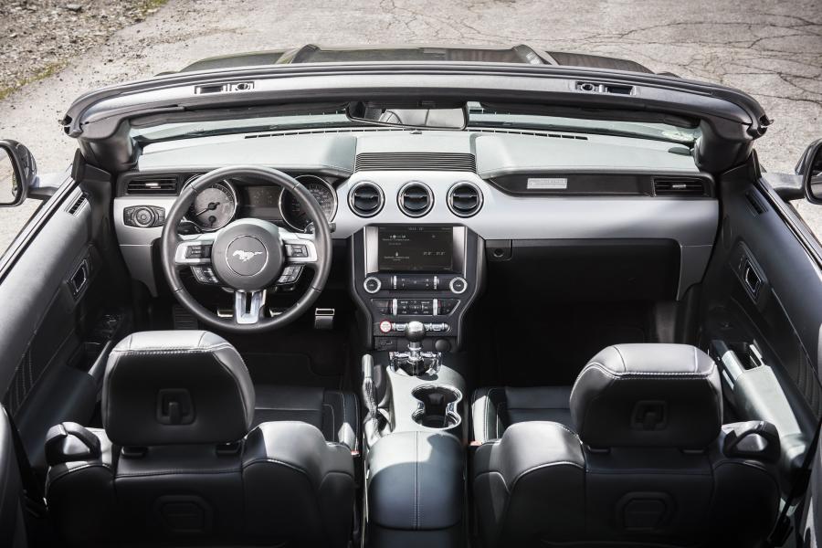  Ford Mustang GT Convertible 2015 года  (EU) (фото 30 из 32)